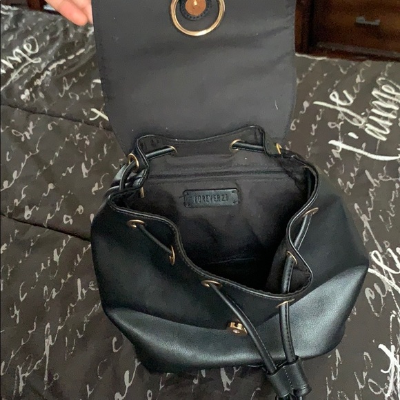 Backpack - Picture 3 of 3